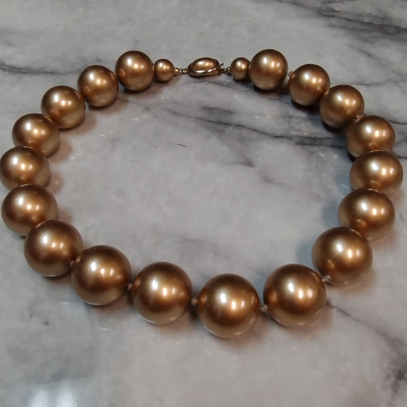 Huge Vintage Monet Gold Pearl Necklace - Picture 3 of 3